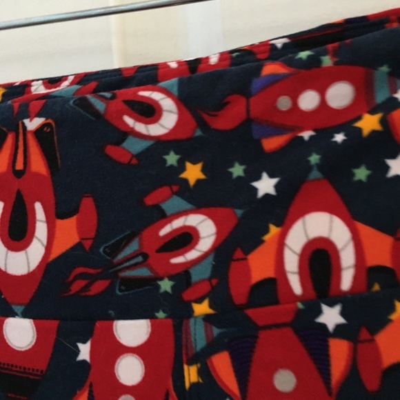 FINAL MARKDOWN LADIES lularoe tall and curvy leggings - Picture 3 of 4